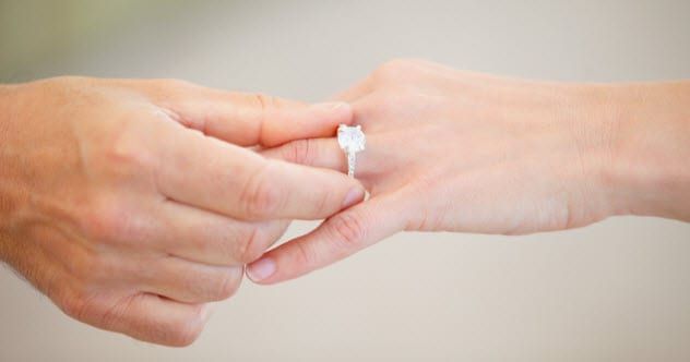 1a-diamond-ring_25154644_SMALL