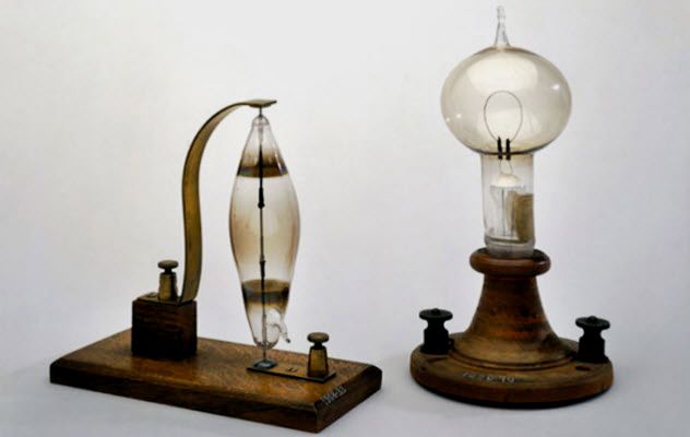 10a-swan-lightbulb