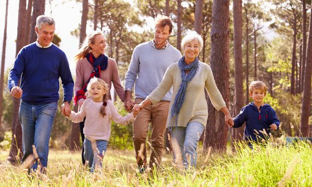 6a-happy-nature-walk_73792689_SMALL