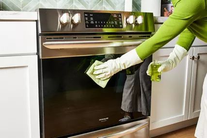 how-to-clean-oven-door_M2-Step06