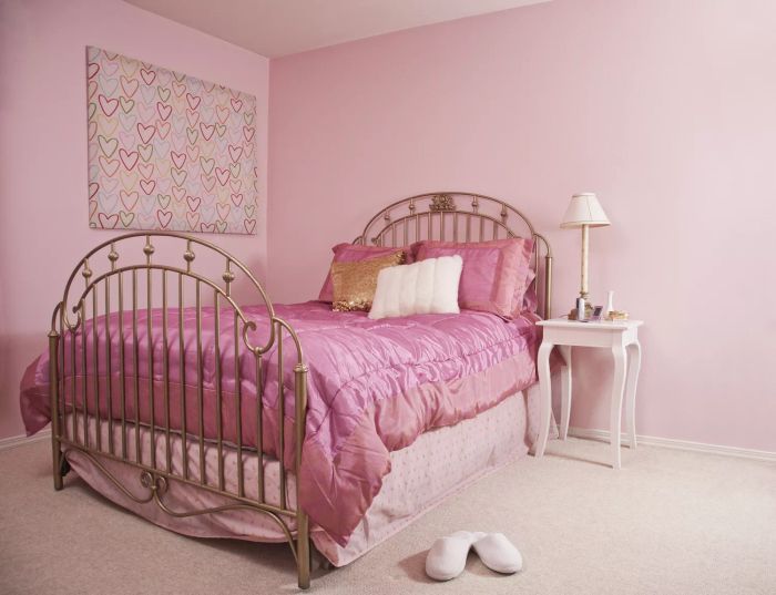Blush room