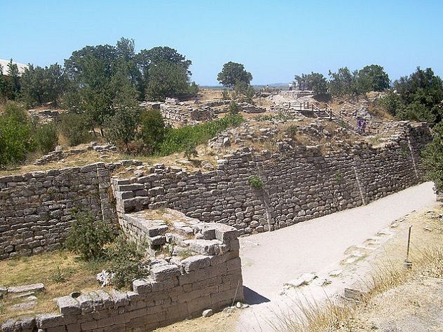 640px-Walls_of_Troy_(2)