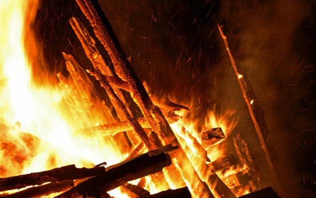 9-cremation_000030864758_Small