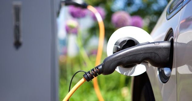 Power supply for hybrid electric car