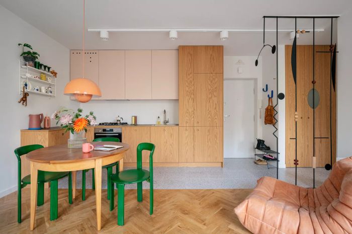 Room Featuring an Ironwork Divider