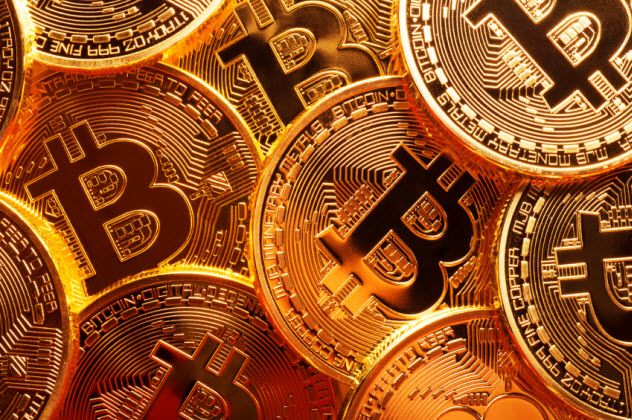6-bitcoin_000079625683_Small