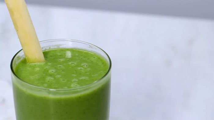 Kale Smoothie with Pineapple and Banana