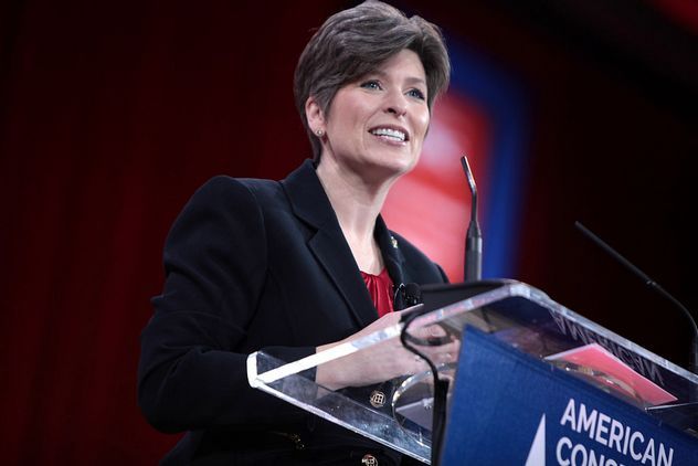 1_Joni_Ernst_by_Gage_Skidmore