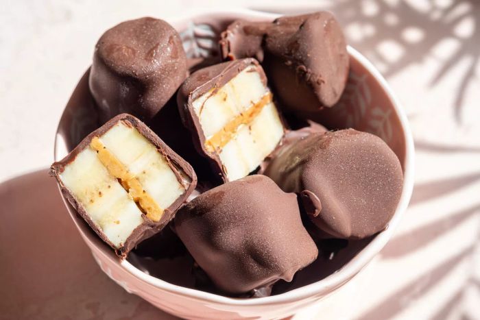 Dark chocolate peanut butter banana bites