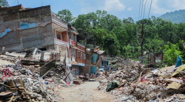 3-earthquake_000067473439_Small