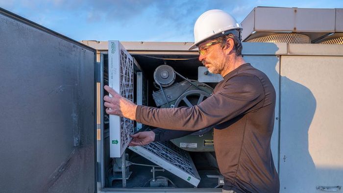 operating a rooftop swamp cooler