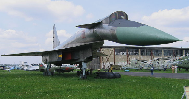Sukhoi T-4