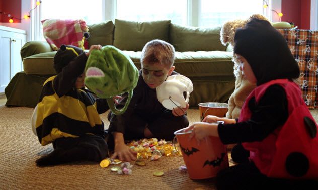 5-halloween-candy-AA046389