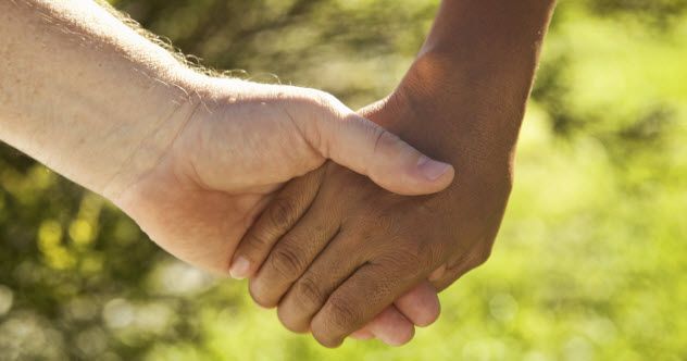 3-interracial-couple-hands_000017317268_XXXLarge