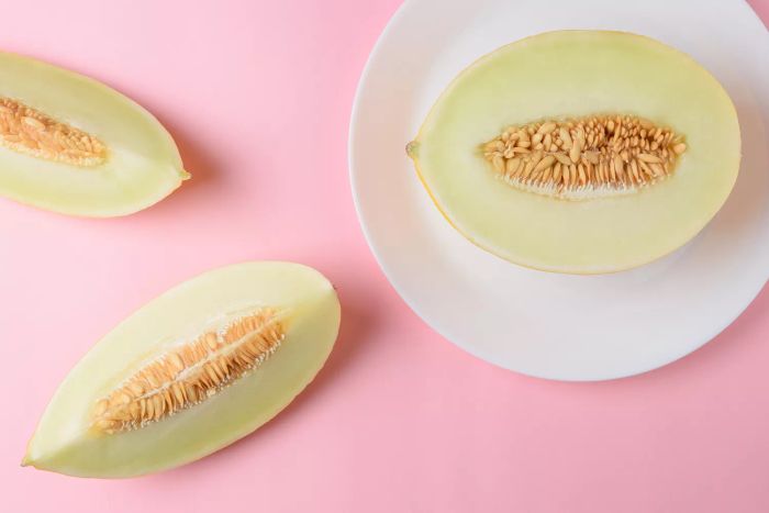 how-to-store-honeydew-Mytour-GettyImages-1060568674