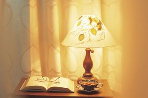 Creating a decoupage lampshade