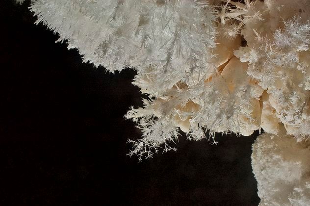 7_1024px-Jewel_Cave_3