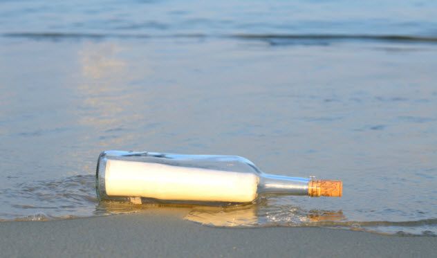 10-message-in-bottle-467223955