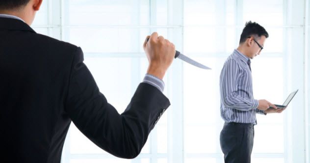 8a-Backstabbing-178574170