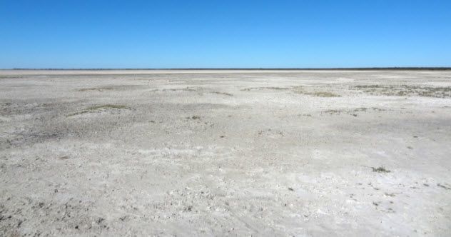 6-salty-pan-481535056