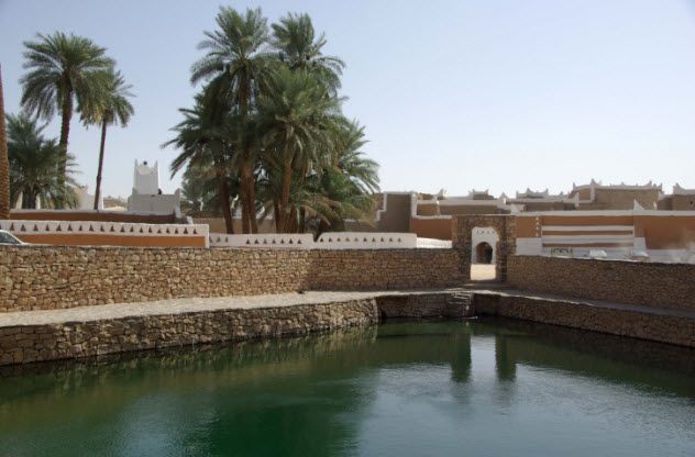 4-libya-lake-473435112