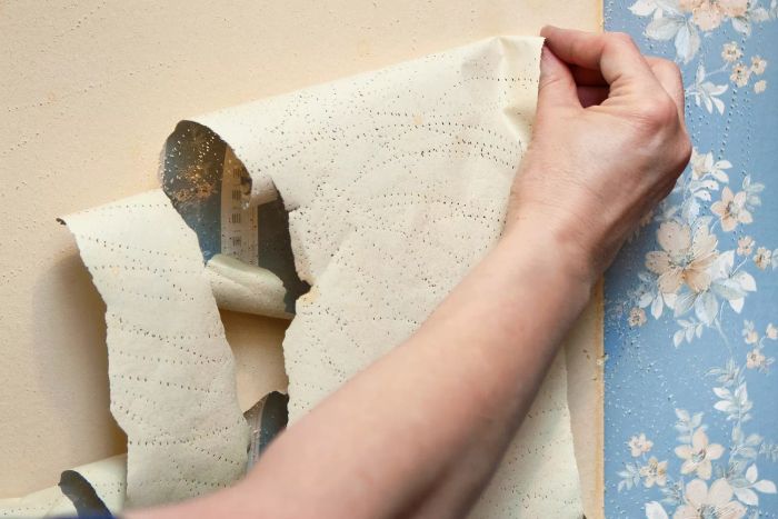 how-to-remove-wallpaper-GettyImages-182459727