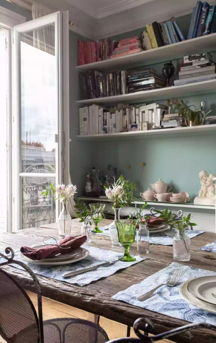 French-inspired table setting