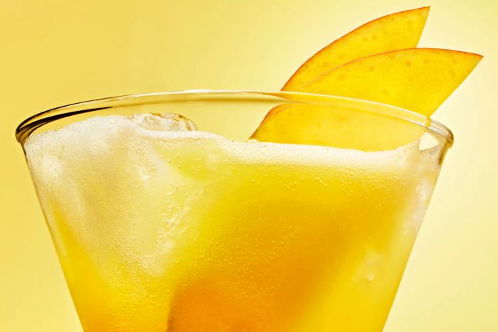 Mango Bellini Drink