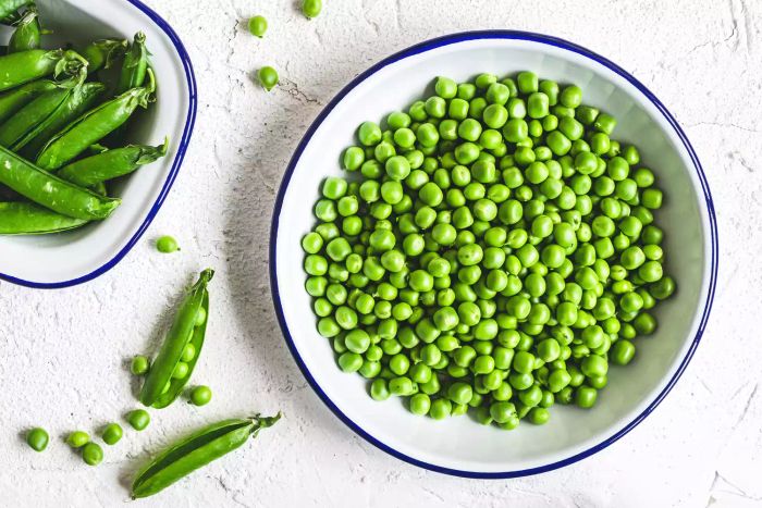 how-to-store-peas-Mytour-GettyImages-1241332414