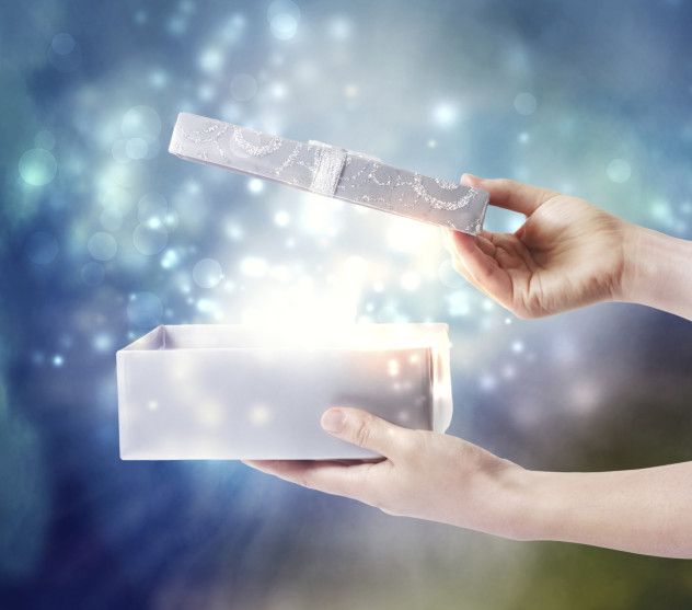 Selecting a thoughtful gift can be a daunting task, especially when considering the size of your social circle. How do you choose the perfect present for someone?