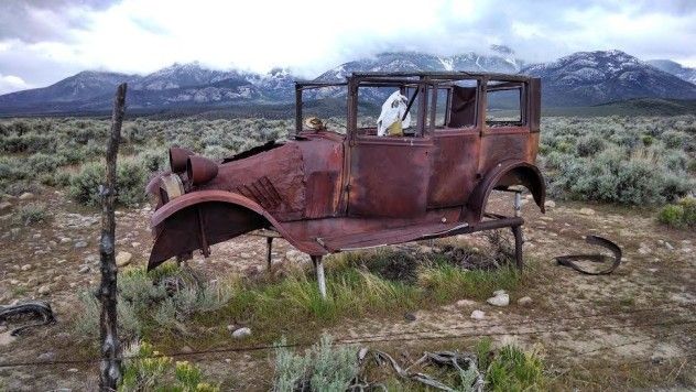 2 horse car