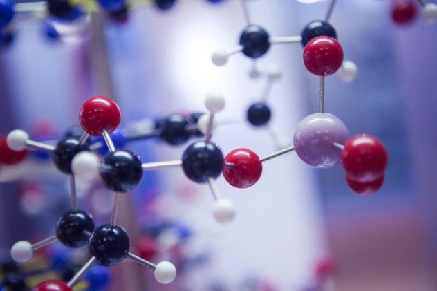 4 Molecules