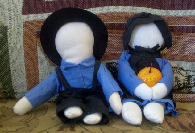 4_1280px-Amish_Dolls
