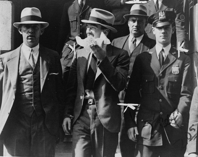 754px-Vincent_Coll_leaving_court_NYWTS