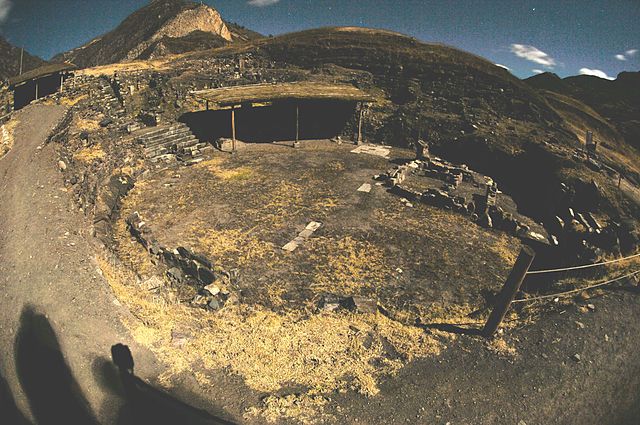 640px-Chavin_circular_plaza_cyark