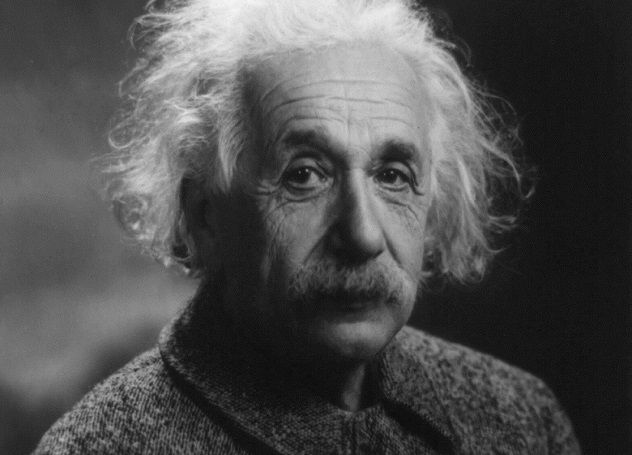 Albert_Einstein_1947