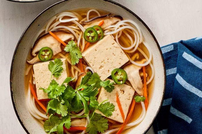 Simple Pho-Style Vegetable Soup