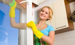 When it comes to cleaning glass, having the right tools is more important than putting in excessive effort.