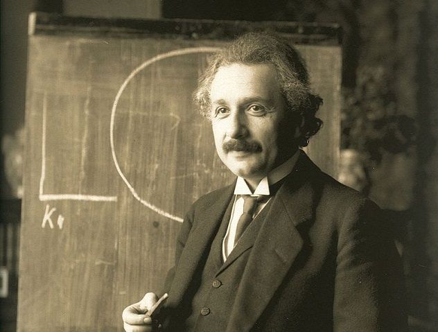 780px-Einstein_1921_by_F_Schmutzer