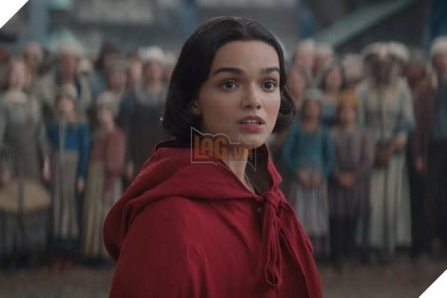 Rachel Zegler cho biết lý do khán giả phản ứng mạnh mẽ đối với Snow White là bởi vì họ quá yêu thích nhân vật Công Chúa Bạch Tuyết trong câu chuyện.