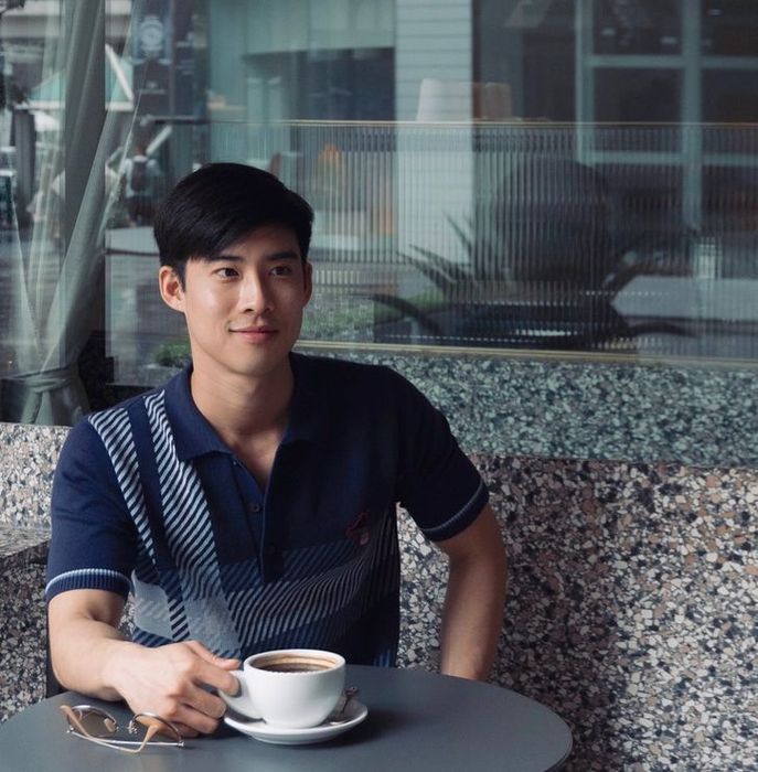 โจ-ธนจักร สินรัชตานันท์ หนุ่มหล่อที่มีชื่อเสียงในหลายวงการ