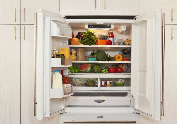 organize-fridge-GettyImages-90607204