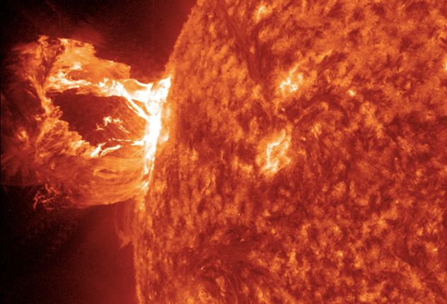 639303Main 20120416-M1Flare-Orig Full