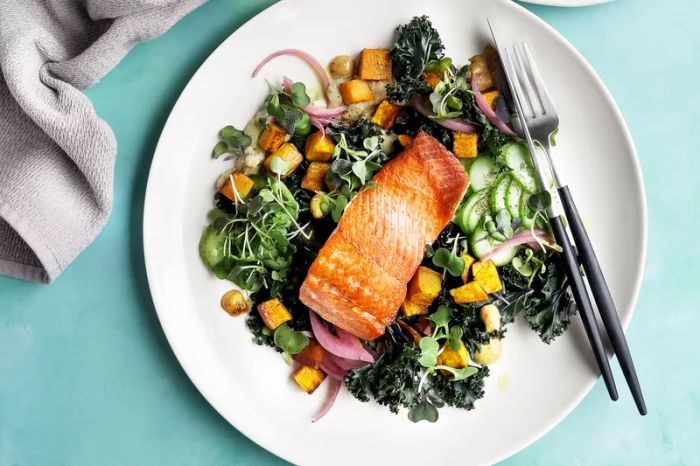 Grilled salmon salad