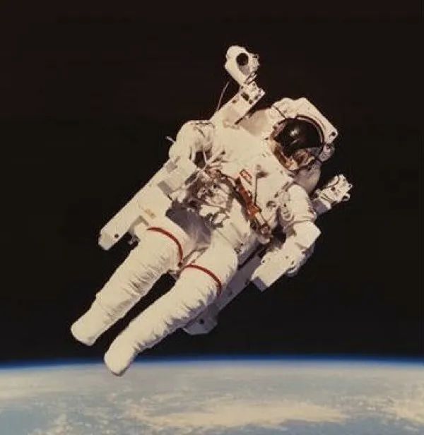 Space-Suit-Mmua