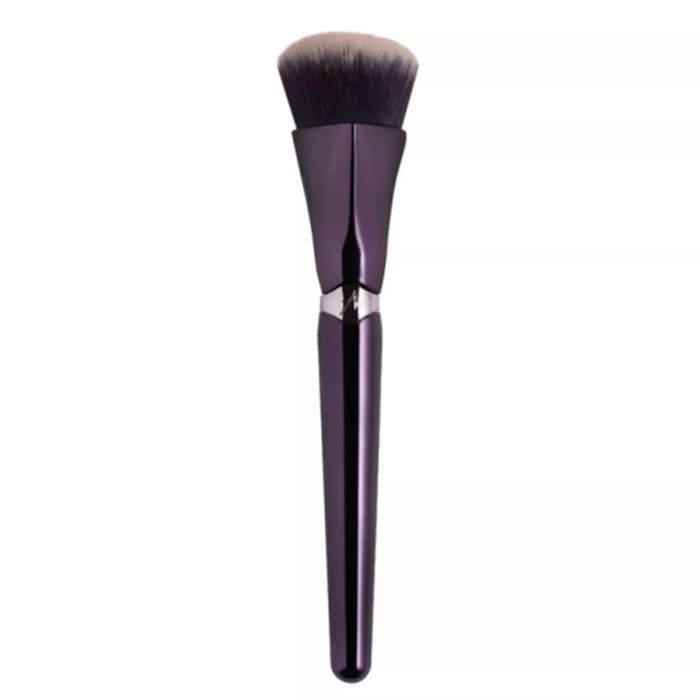 anisa-beauty-pinnacle-foundation-brush