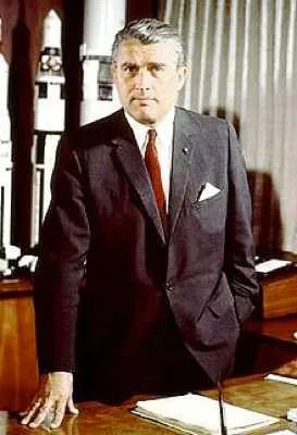 220Px-Wernher Von Braun Crop