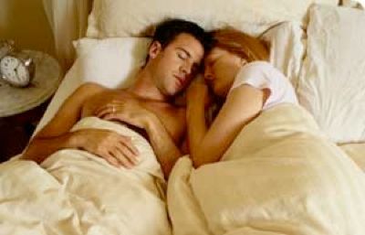 Couples who share a bed often engage in synchronized sleeping patterns, which can influence the quality of their rest. Sleeping together can lead to a feeling of comfort and safety, which promotes deeper, more restful sleep. However, it’s important to find a balance between intimacy and personal space, as sleep disruptions caused by movement or noise can also occur. Understanding each other's sleeping habits can be key to fostering a harmonious and restful sleep environment for both individuals.
