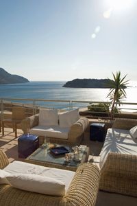Outdoor wicker
