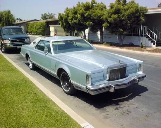 Lincoln-Continental-Mark-V-08